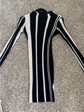 SHEIN Black & White Vertical Stripe Long Sleeve Knit Dress